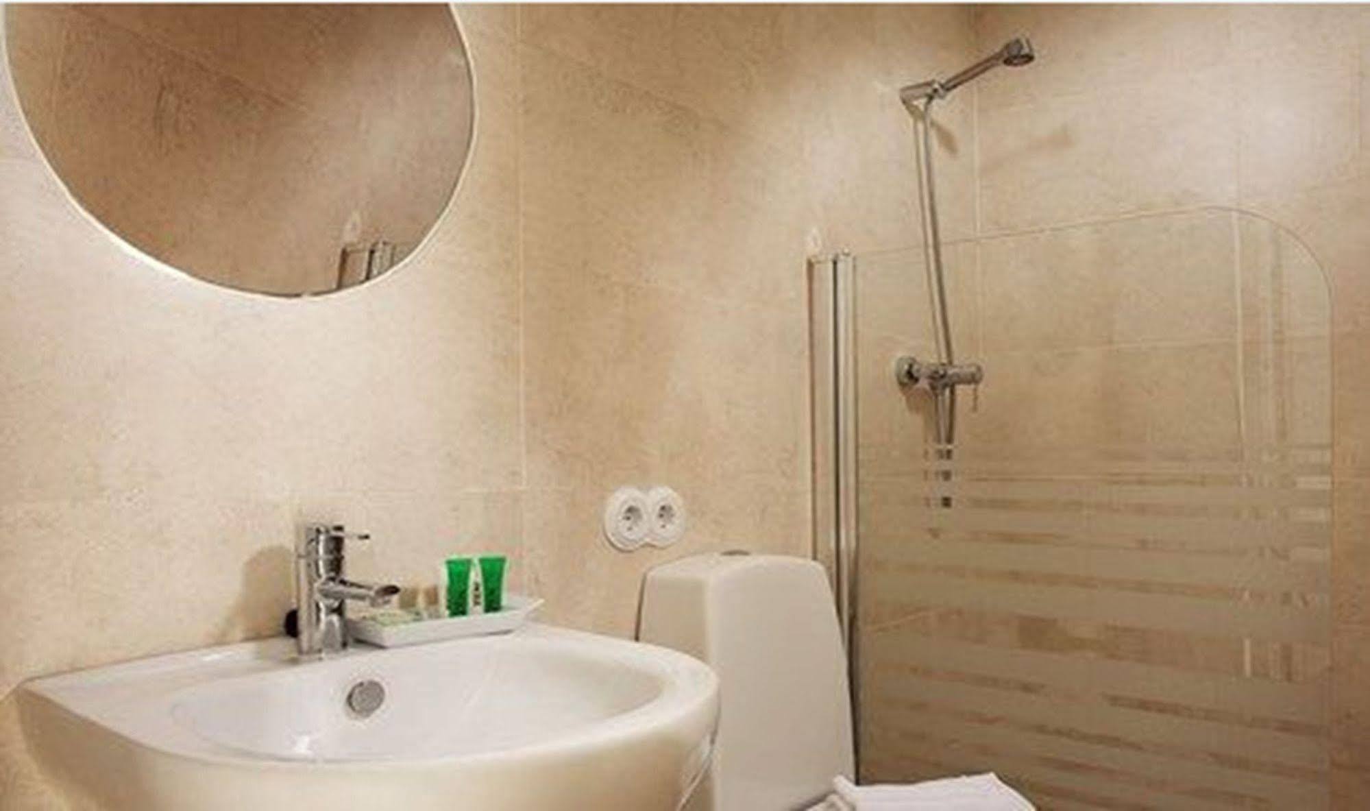 דירות מאלגה Urbanliving Liborio מראה חיצוני תמונה